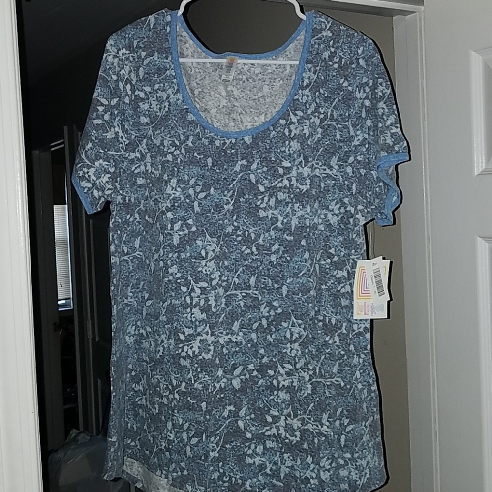 Brand new XL Lularoe Classic Tee